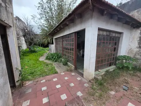 CASA EN VENTA EN LA PLATA REFACCIONAR