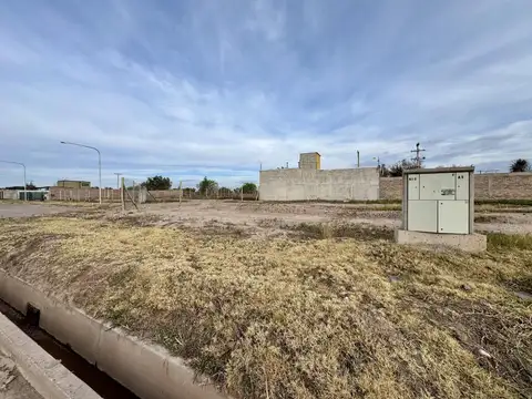 Terreno en Venta 20  mts Fondo