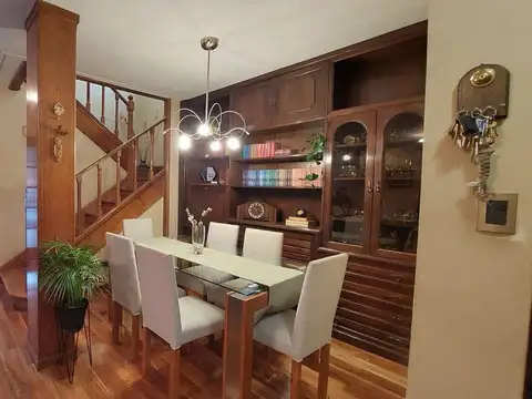 Casa 5 ambientes con 2 baños