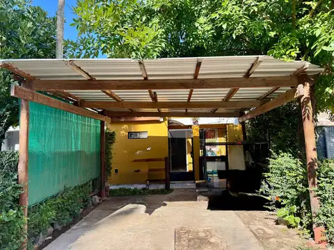 Casa 5 ambientes con 1 baño