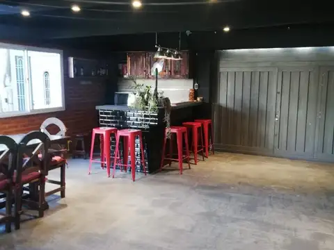 EXCELENTE Y MODERNA CASA DE 4 AMBIENTES- JOSE MARMOL