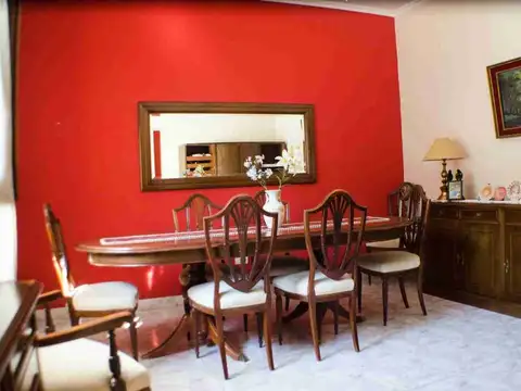 Casa 6 ambientes con 4 baños