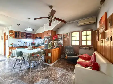 Casa 3 ambientes con 4 baños