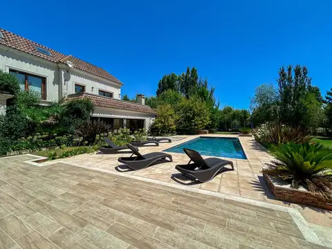 Casa en Venta de 5 dormitorios