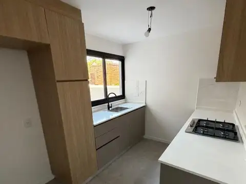 J. P. Varela 5036 , Piso 1