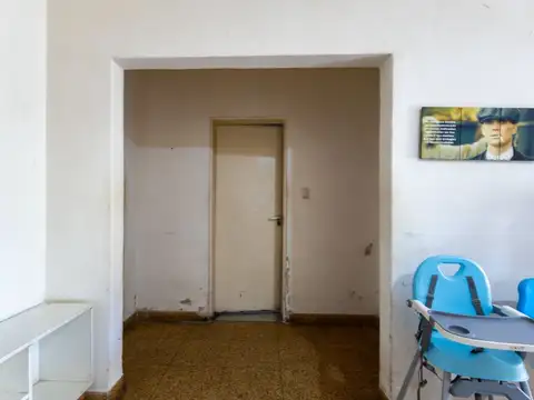 CASA 4 AMBIENTES EN VENTA EN I. CASANOVA CON LOCAL