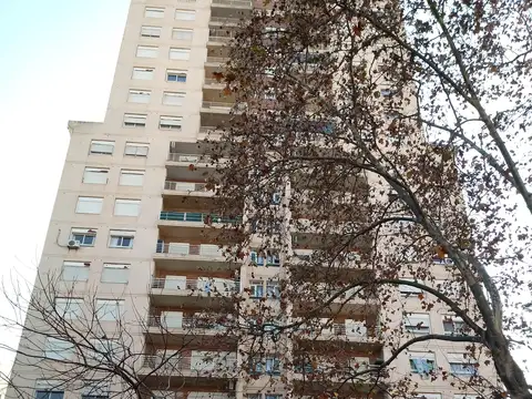 ESPECTACULAR 2 AMBIENTES,  con PILETA , TOTALMENTE AMOBLADO y equipado, GIMNACIO, SUM  y LAUNDRY,  VIGILANCIA  24 hs., IMPECABLE, MUY LUMINOSO.