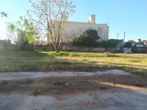 Terreno en Venta 20  mts Fondo