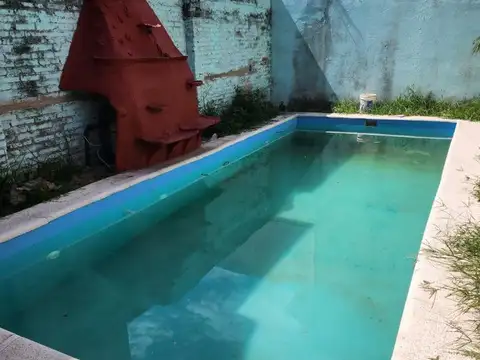 CASA EN LA COSTANERA A REFACCIONAR