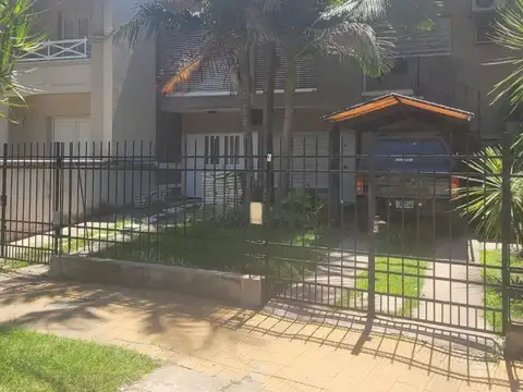 CASA EN LA COSTANERA A REFACCIONAR