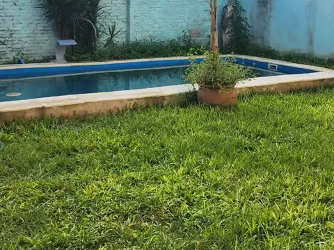 Casa en Venta con 3 cocheras