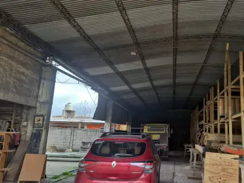 GALPON CON CASA SOBRE 4 LOTES EN GUERNICA