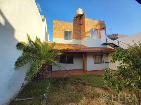 Venta de Casa de 4 ambientes con cochera en Wilde