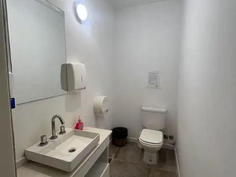 Planta baja con entrada independiente, Roca 71