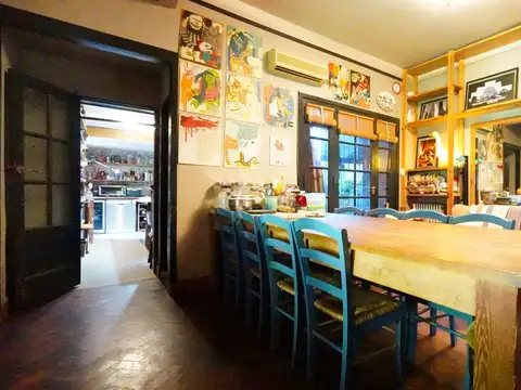 Casa en Venta con 3 cocheras