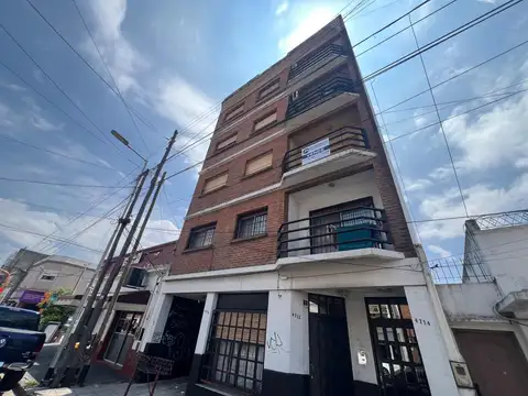 Departamento de 3 ambientes con cochera en Villa Dominico
