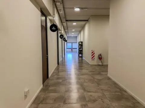 Oficina en Alquiler en La Reja, USD 600