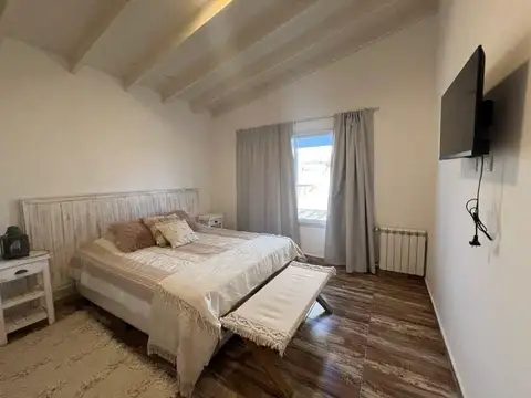 Casa en Venta con 4 cocheras