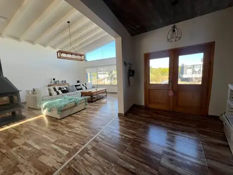 Casa 7 ambientes con 5 baños