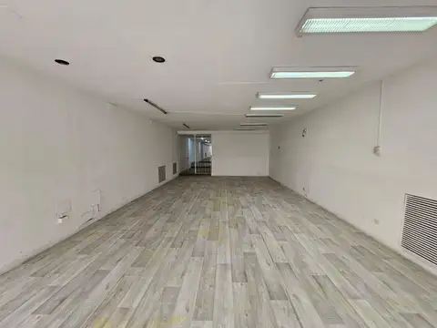 Local en Venta en Microcentro / Retiro de 560 m2  resuelto e