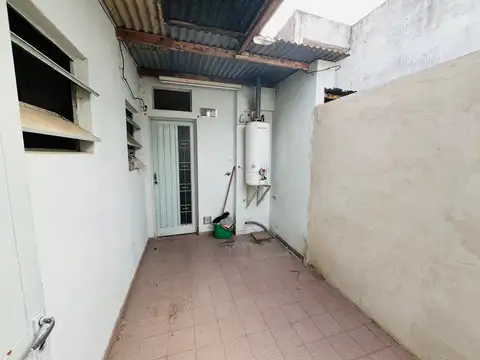 PH 2 AMBIENTES VENTA MUY BUENA ZONA LLAVALLOL