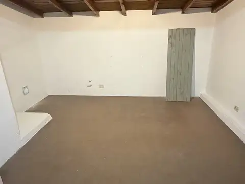 DEPARTAMENTO TIPO CASA EN ALQUILER