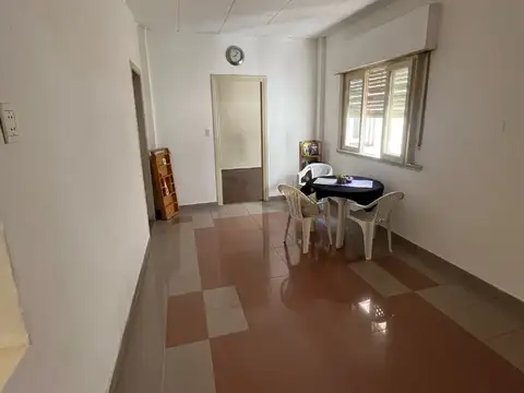 3 Ambientes Luminoso 2 Pisos x Escaleras Apto Credito Bancario   MUY BUENA UBICACION