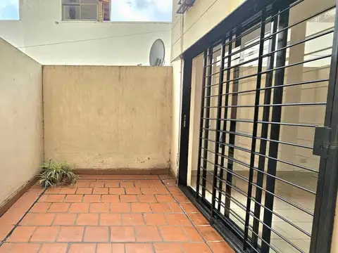 Monoambiente en alquiler con patio - Almagro