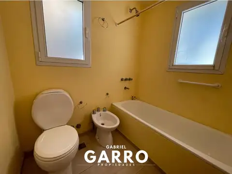 Depto Tipo Casa 5 ambientes con 2 baños