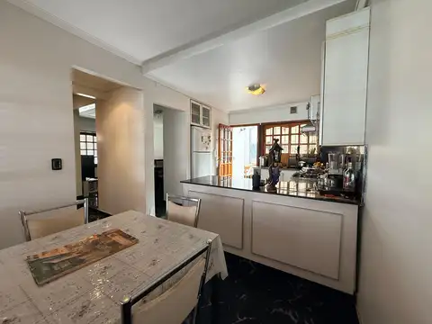 VENTA CASA 4 AMBIENTES – LANÚS ESTE  APTO CRÉDITO- ACEPTA PERMUTA!