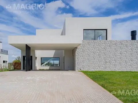 Casa en  Venta Barrio Aluen Ezeiza