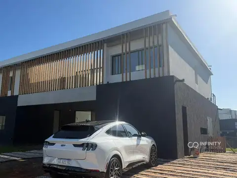 Casa en Alquiler de 4 dormitorios