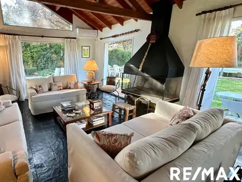 Retasada! Venta casa 5 ambientes en Carmel C.C.