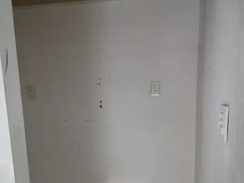 Local en Alquiler Via Púb.