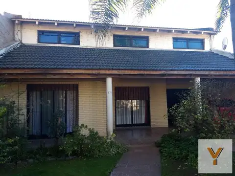 Casa en venta - 4 Dormitorios 2 Baños - Cochera - 400Mts2 - Moreno