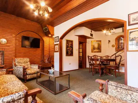 Venta PH tipo casa en 2 plantas c parque y quincho