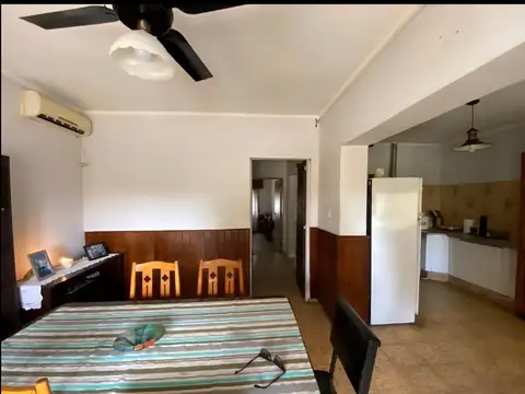 Casa 5 ambientes con 2 baños