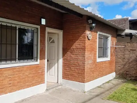  RESERVADO  - Casa en Roldán
