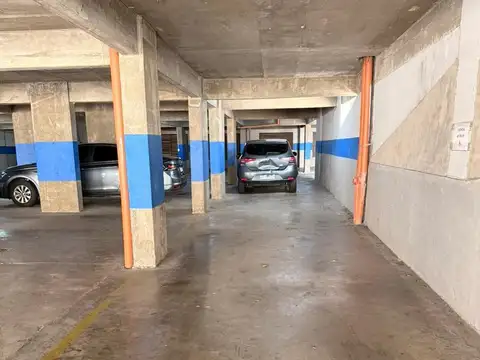 Venta Cochera doble Av. Belgrano y Sgo. del Estero,  financiada