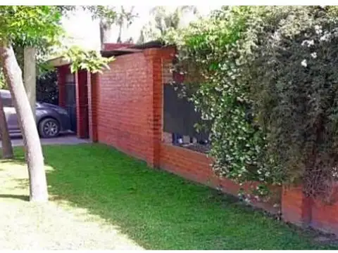 Casa 5 ambientes con 2 baños