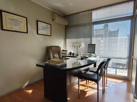 Oficina en Venta con 1 cochera