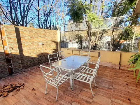 Depto Tipo Casa 5 ambientes con 2 baños