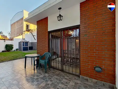 Casa con Jardín, patio y parrilla en L.del Mirador