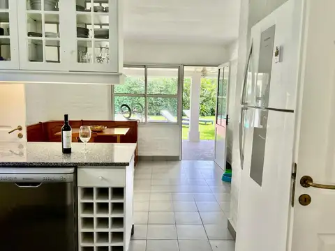 Casa 7 ambientes con 5 baños