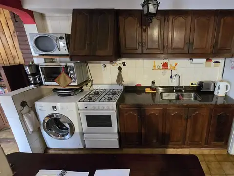 DEPARTAMENTO TIPO PH DE 3 AMBIENTES CON PATIO, QUINCHO Y TERRAZA EN PLANTA ALTA EN VENTA. SAN ISIDRO