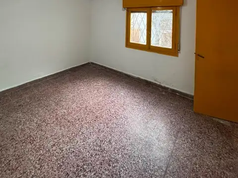 Casa en Alquiler en Alberdi, $ 550.000