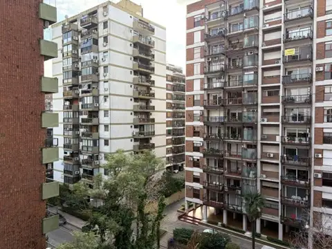 mts av y estacion exc depto de 4 amb al fte c/balcón