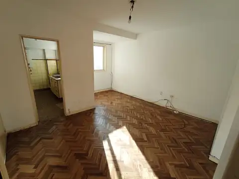 VENTA DEPTO AMPLIO Y LUMINOSO 2 AMB 40m2 AL FRENTE, ALMAGRO