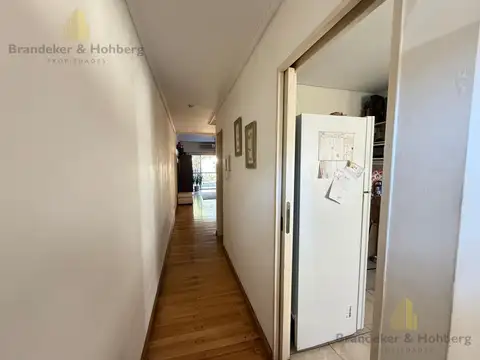 Triplex 5 Ambientes en Complejo Cerrado con Pileta y Dos cocheras.