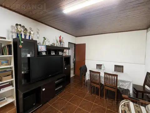 Venta. Casa de 5 Ambientes, 4 Dormitorios, 2 baños, con Jardin y Parilla – Pacheco